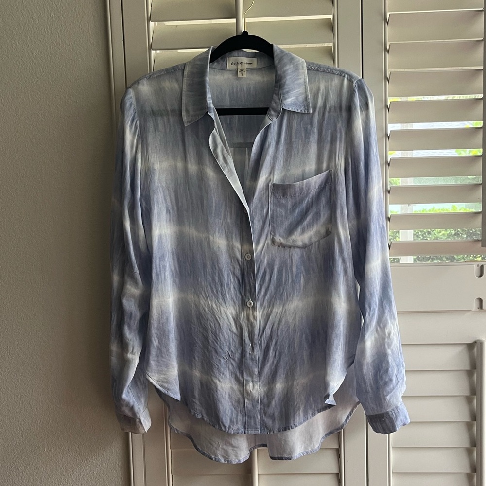 Cloth & Stone Anthropologie button front drapery shirt. Size small
